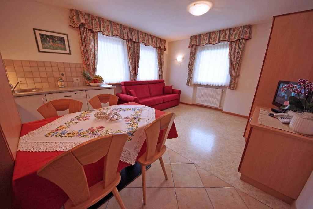 Residence Araldina San Cassiano  Pokoj fotografie
